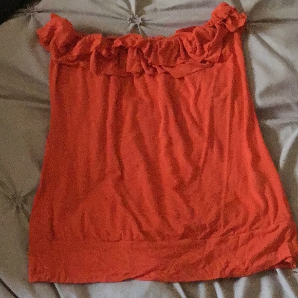 Strapless top with ruffles - Picture 2 of 6